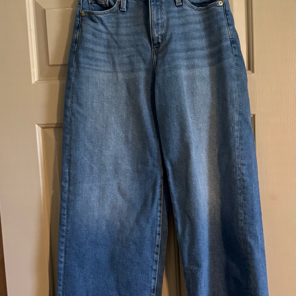 Universal Thread Straight Leg Jeans in Medium Blue